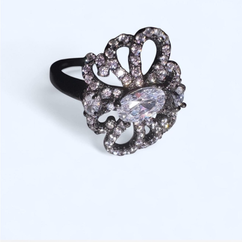 Elegant Silver and Black rhodium Women's Ring size 7